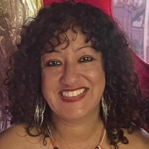 Silvia Paes